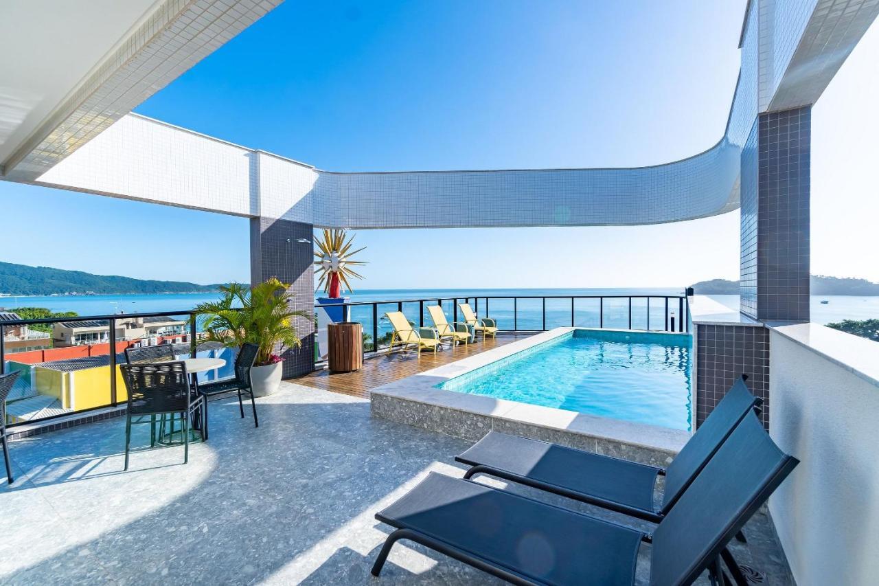 Confortavel Loft Em Condominio Com Piscina Бомбиньяс Экстерьер фото
