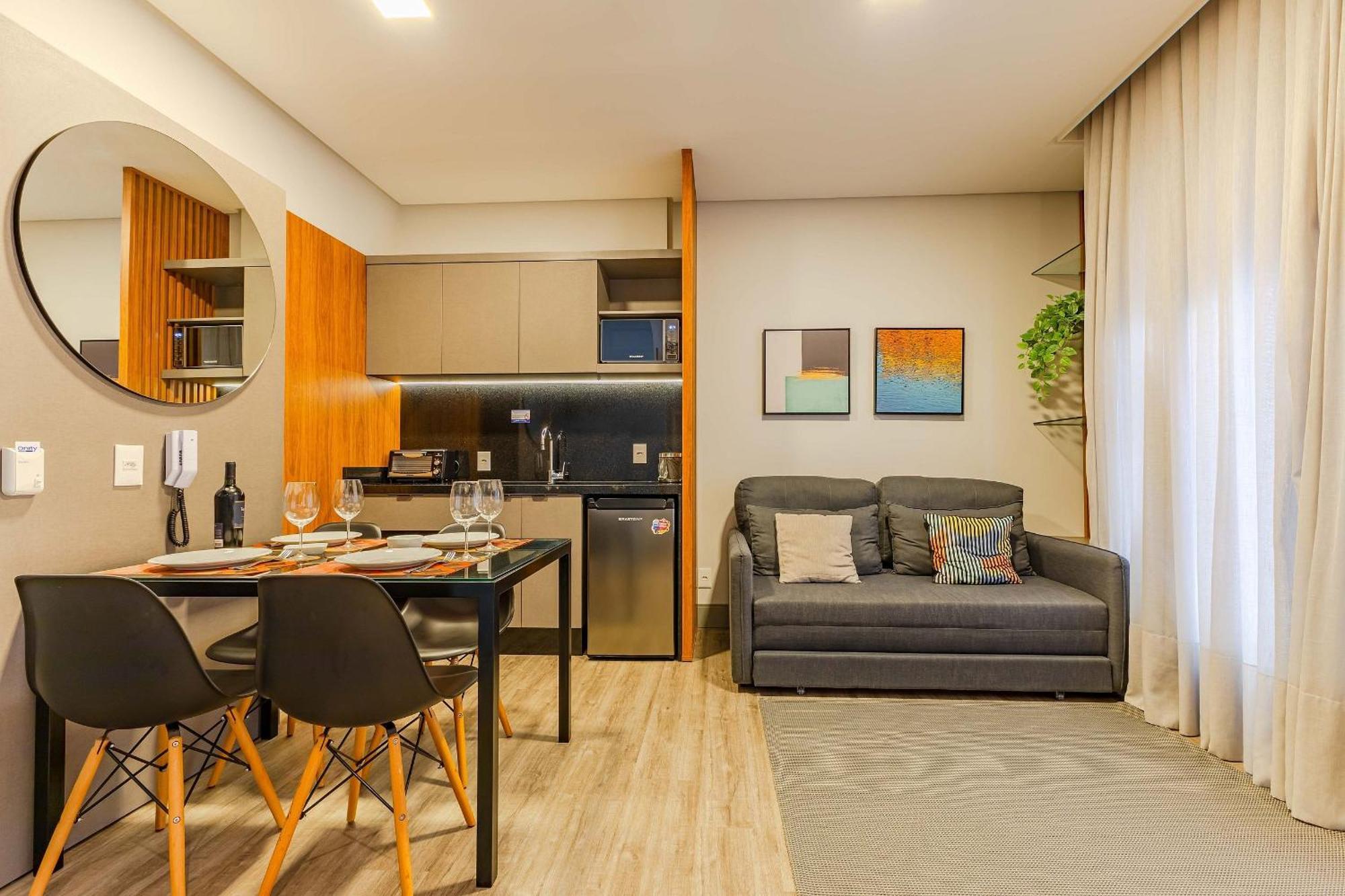 Confortavel Loft Em Condominio Com Piscina Бомбиньяс Экстерьер фото